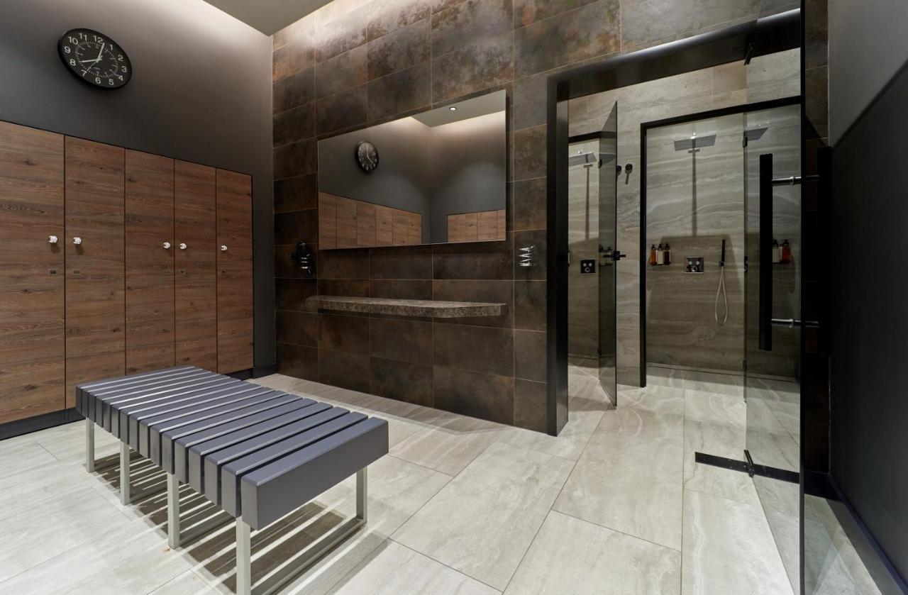 Premier Hotel Odessa Buitenkant foto Locker room