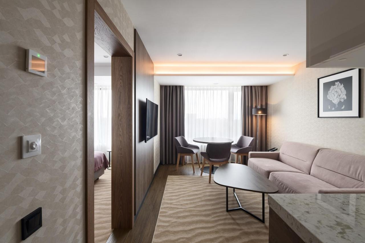 Premier Hotel Odessa Buitenkant foto Suite