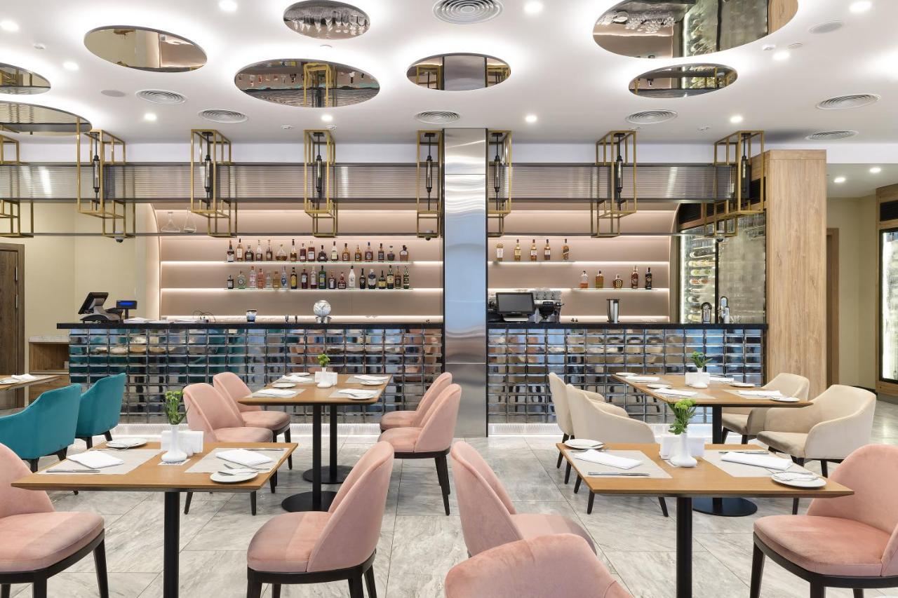 Premier Hotel Odessa Buitenkant foto The interior of the restaurant