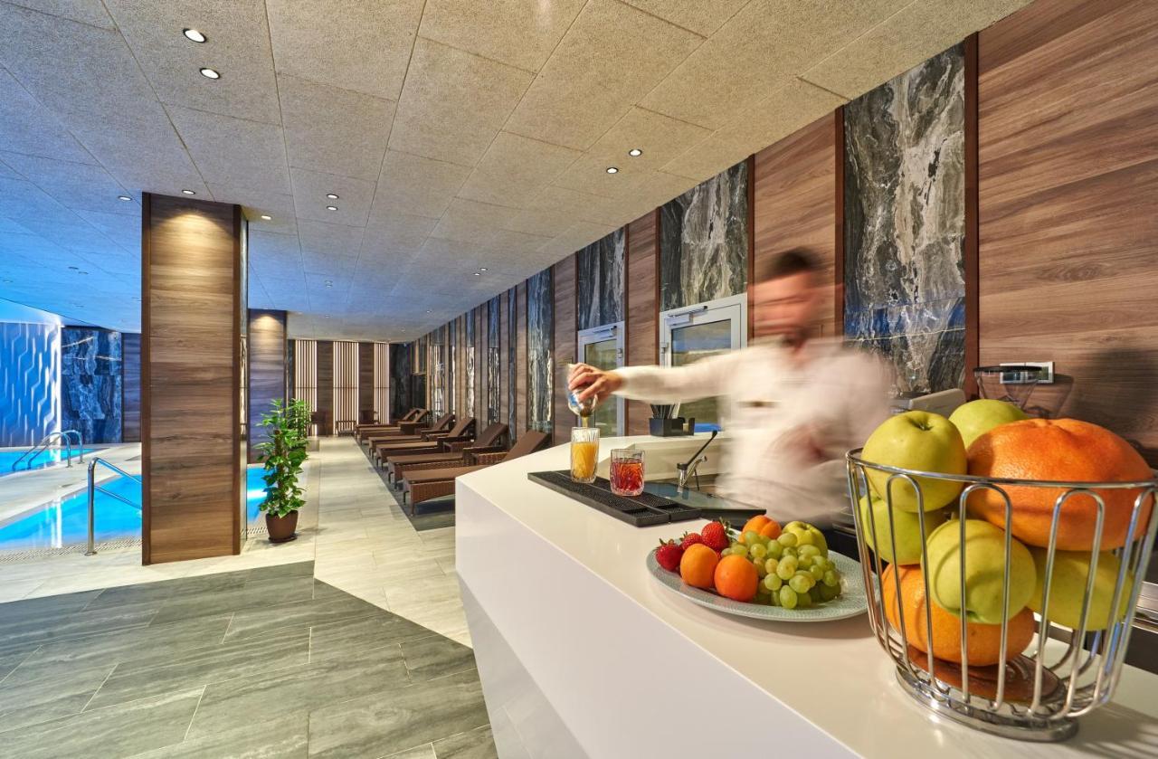 Premier Hotel Odessa Buitenkant foto The spa at the Hotel